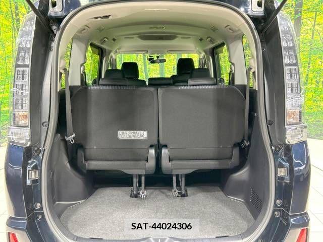 Toyota VOXY 2015-06 336666-10