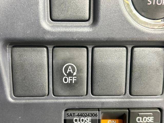 Toyota VOXY 2015-06 336666-5