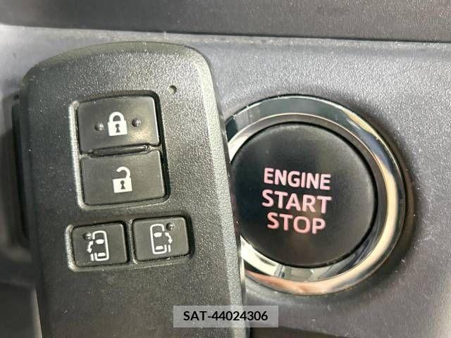 Toyota VOXY 2015-06 336666-4