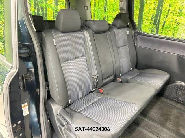 Toyota VOXY 2015-06 336666-8