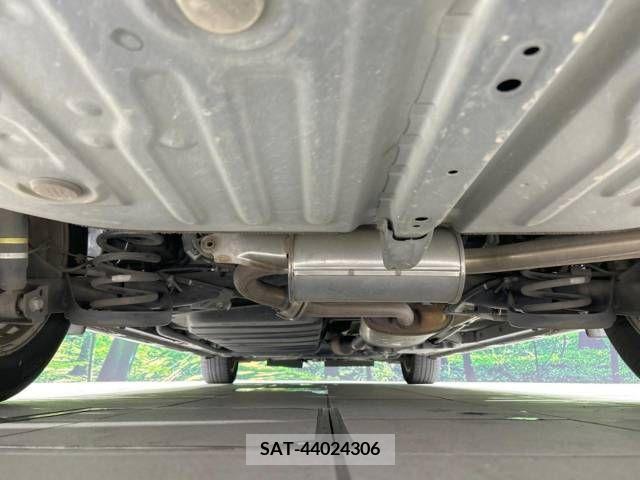 Toyota VOXY 2015-06 336666-19