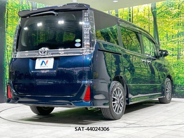 Toyota VOXY 2015-06 336666-17