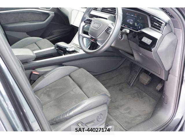 Audi E-TRON 2021-04 334744-12