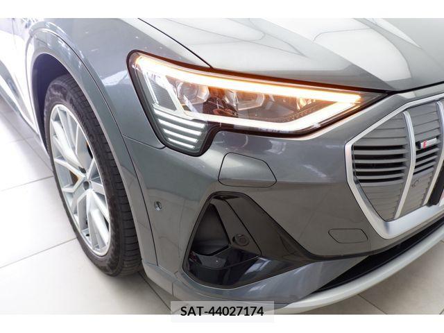 Audi E-TRON 2021-04 334744-8