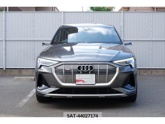 Audi E-TRON 2021-04 334744-6