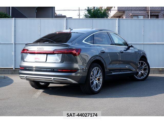 Audi E-TRON 2021-04 334744-7