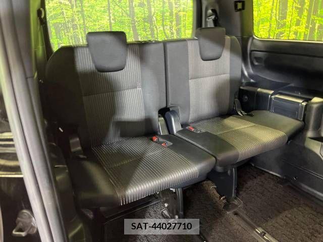 Toyota VOXY 2019-11 394988-10