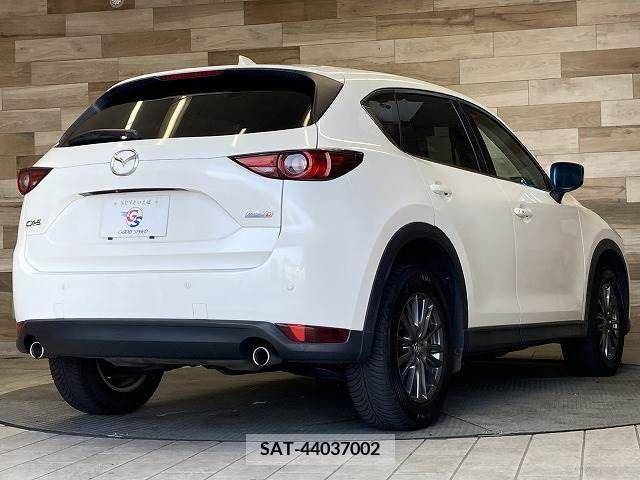 Mazda CX-5 2018-03 390233-16