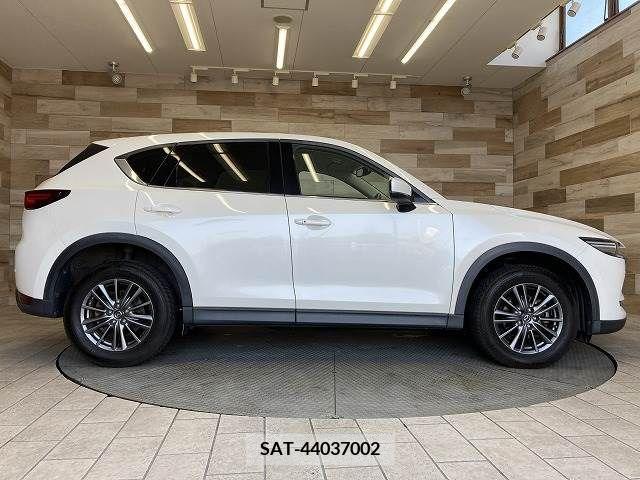 Mazda CX-5 2018-03 390233-13
