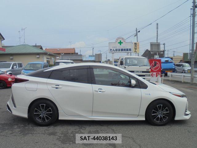 Toyota PRIUS PHV 2017-09 282590-5