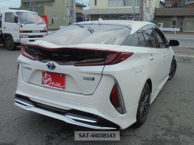 Toyota PRIUS PHV 2017-09 282590-6