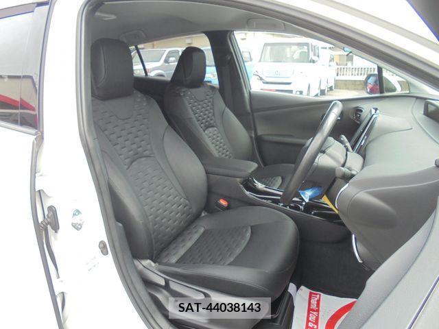 Toyota PRIUS PHV 2017-09 282590-11