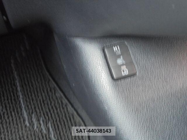 Toyota PRIUS PHV 2017-09 282590-21