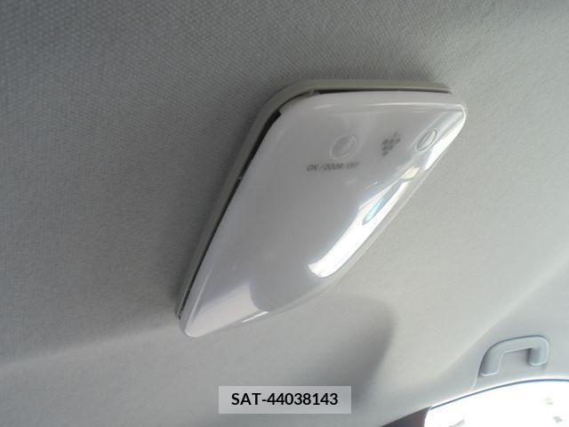 Toyota PRIUS PHV 2017-09 282590-16