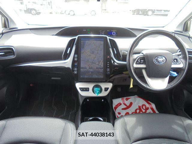 Toyota PRIUS PHV 2017-09 282590-1