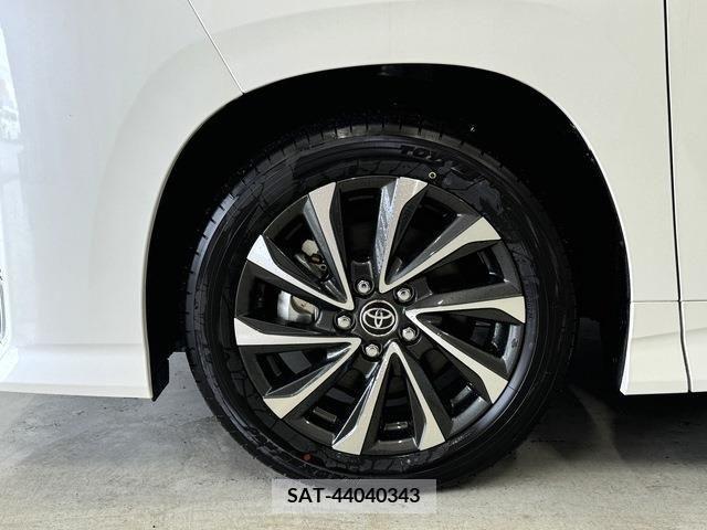 Toyota VOXY 2023-09 341826-6