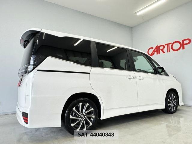 Toyota VOXY 2023-09 341826-22