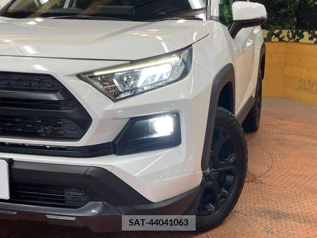 Toyota RAV4 2021-01 282843-12