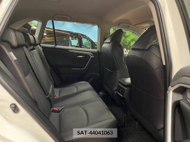 Toyota RAV4 2021-01 282843-9