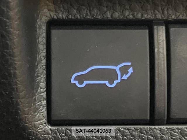 Toyota RAV4 2021-01 282843-6