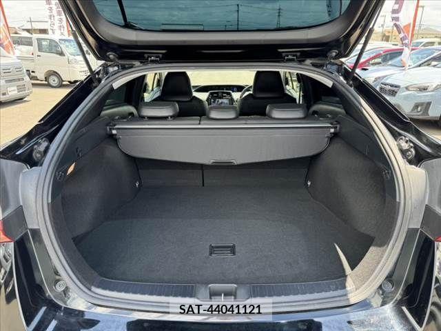Toyota PRIUS 2019-07 331145-19