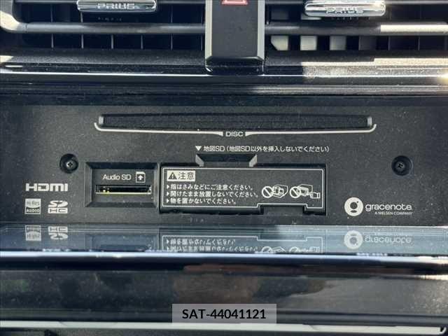 Toyota PRIUS 2019-07 331145-29