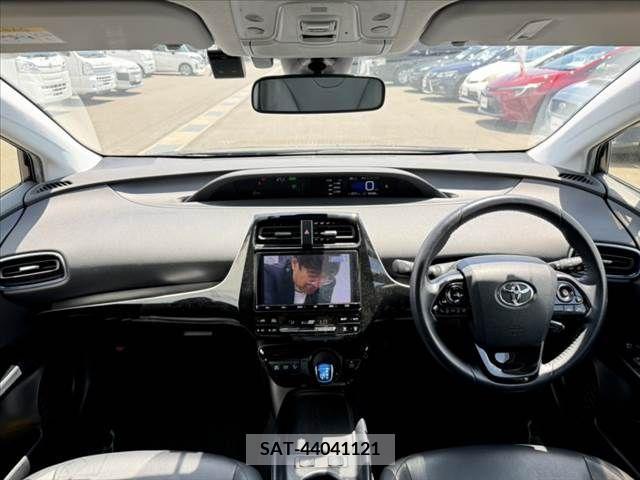Toyota PRIUS 2019-07 331145-1