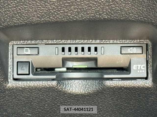 Toyota PRIUS 2019-07 331145-28