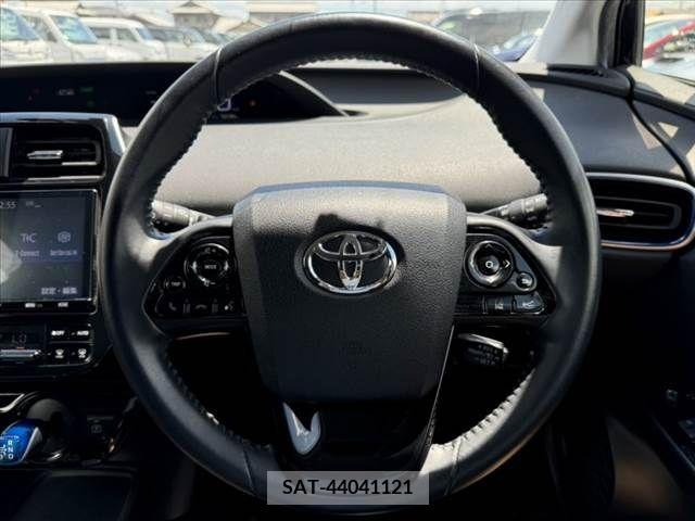 Toyota PRIUS 2019-07 331145-6