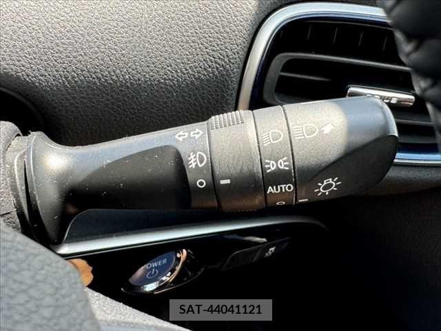 Toyota PRIUS 2019-07 331145-26