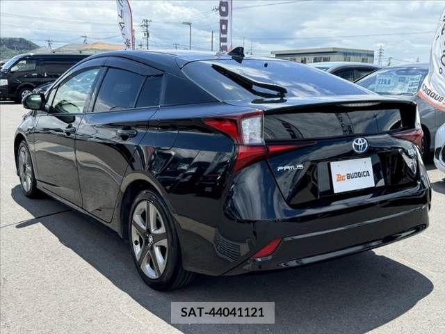 Toyota PRIUS 2019-07 331145-12
