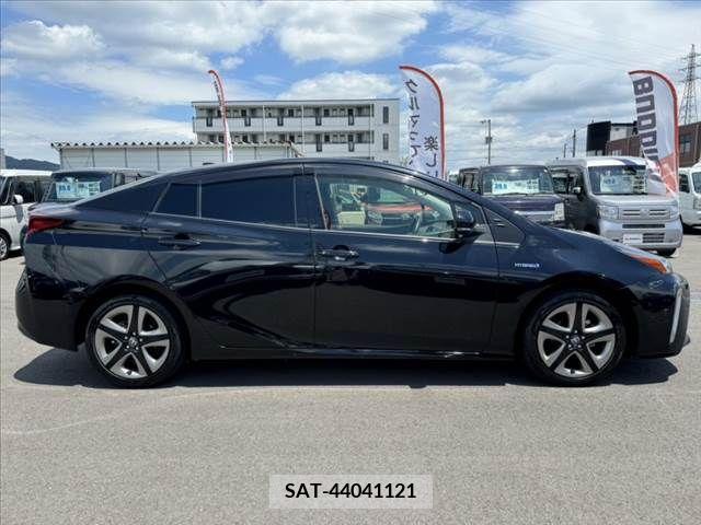 Toyota PRIUS 2019-07 331145-11