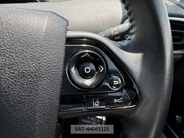 Toyota PRIUS 2019-07 331145-24