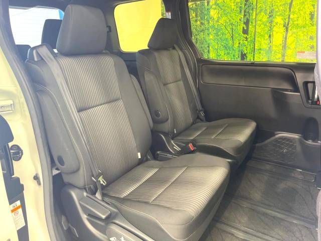Toyota VOXY 2019-05 19355-9