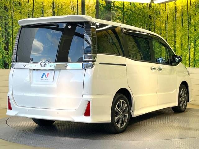 Toyota VOXY 2019-05 19355-17