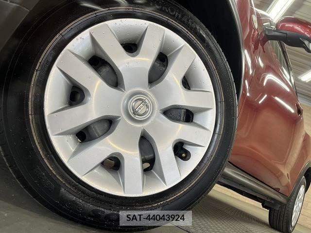 Nissan JUKE 2011-09 320472-10