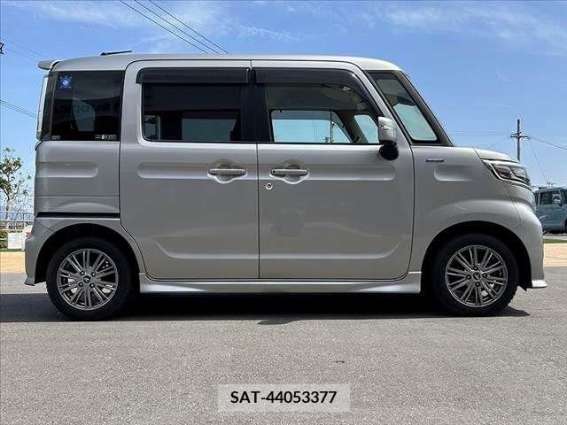 Suzuki SPACIA 2018-02 285740-11