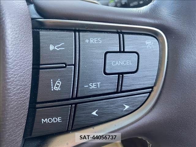 Lexus LS 2018-03 275432-10