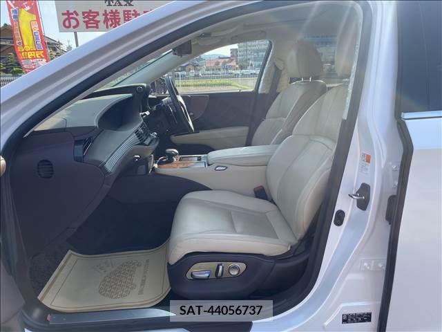 Lexus LS 2018-03 275432-4