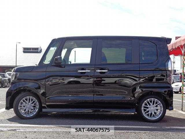 Honda N BOX CUSTOM 2023-06 203070-18