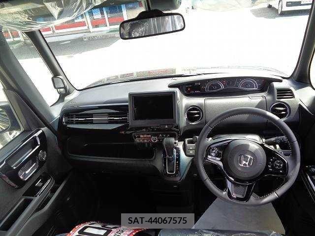 Honda N BOX CUSTOM 2023-06 203070-1