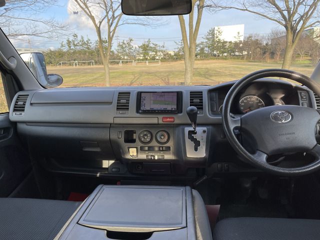 Toyota HIACE VAN 2013-12 1501-7