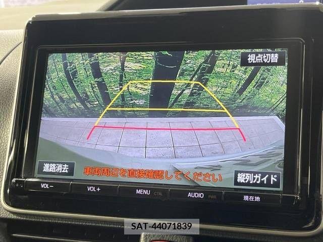 Toyota NOAH 2018-01 244665-3