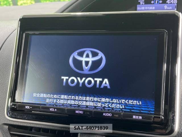 Toyota NOAH 2018-01 244665-2