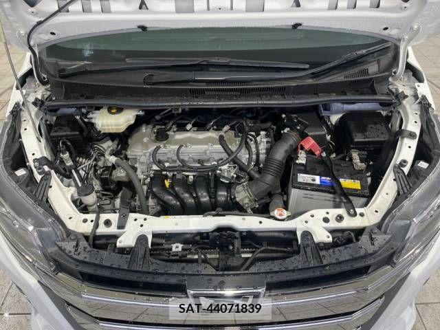 Toyota NOAH 2018-01 244665-19