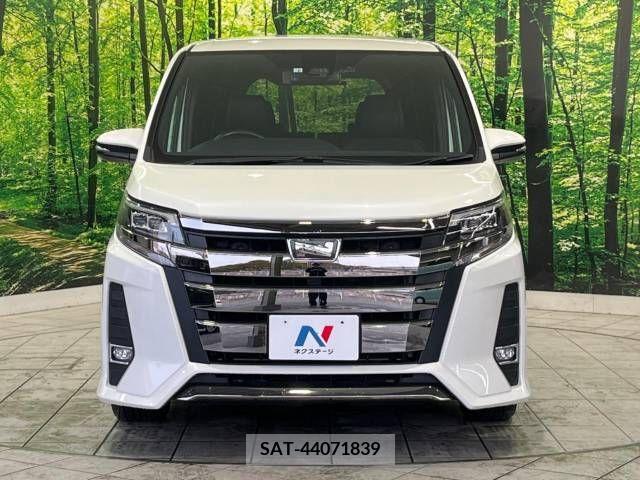 Toyota NOAH 2018-01 244665-15