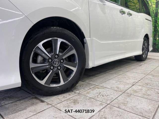 Toyota NOAH 2018-01 244665-14
