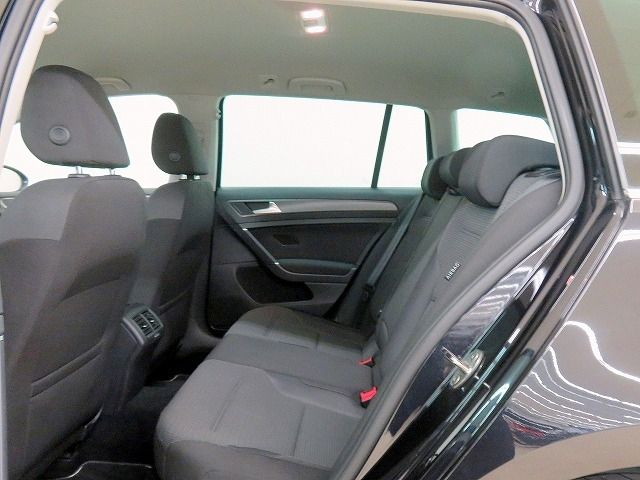 VolksWagen GOLF VARIANT 2019-11 3692-12