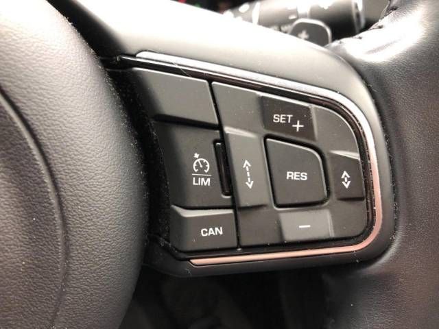 Jaguar XF 2017-03 194302-6