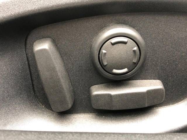 Jaguar XF 2017-03 194302-5